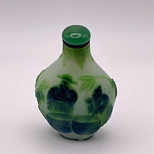 Vintage Beijing Glass bottle with Two Layers of Glass Overlays